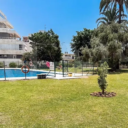 With Balcony, Pool And Nearby Rems Apartment *